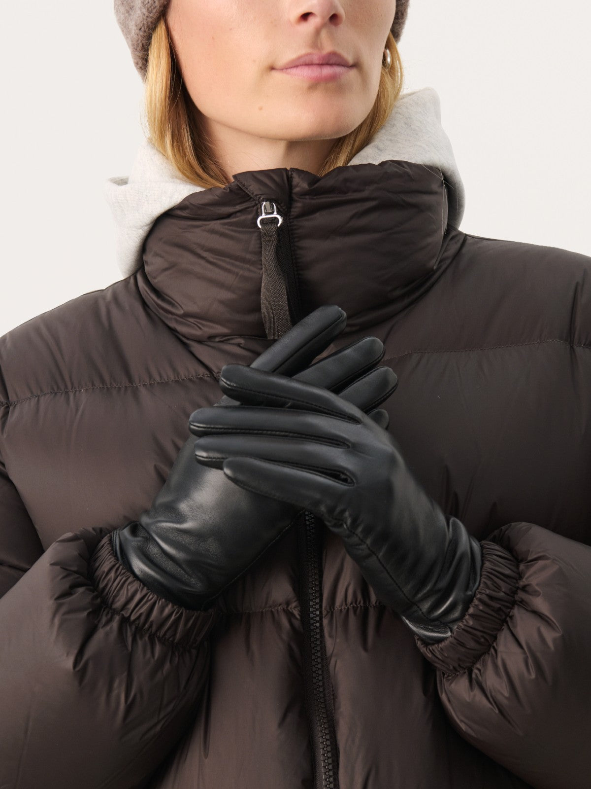 Carrin Gloves