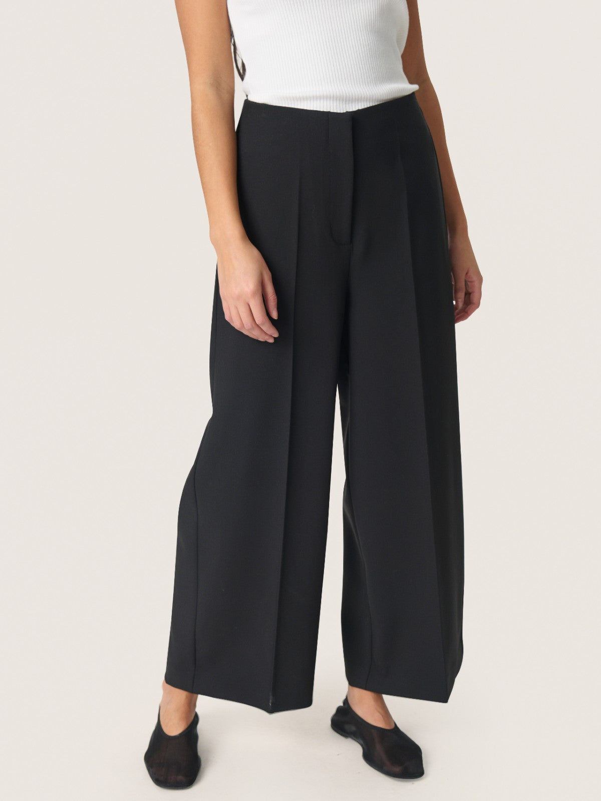 Corinne Black Cropped Pant