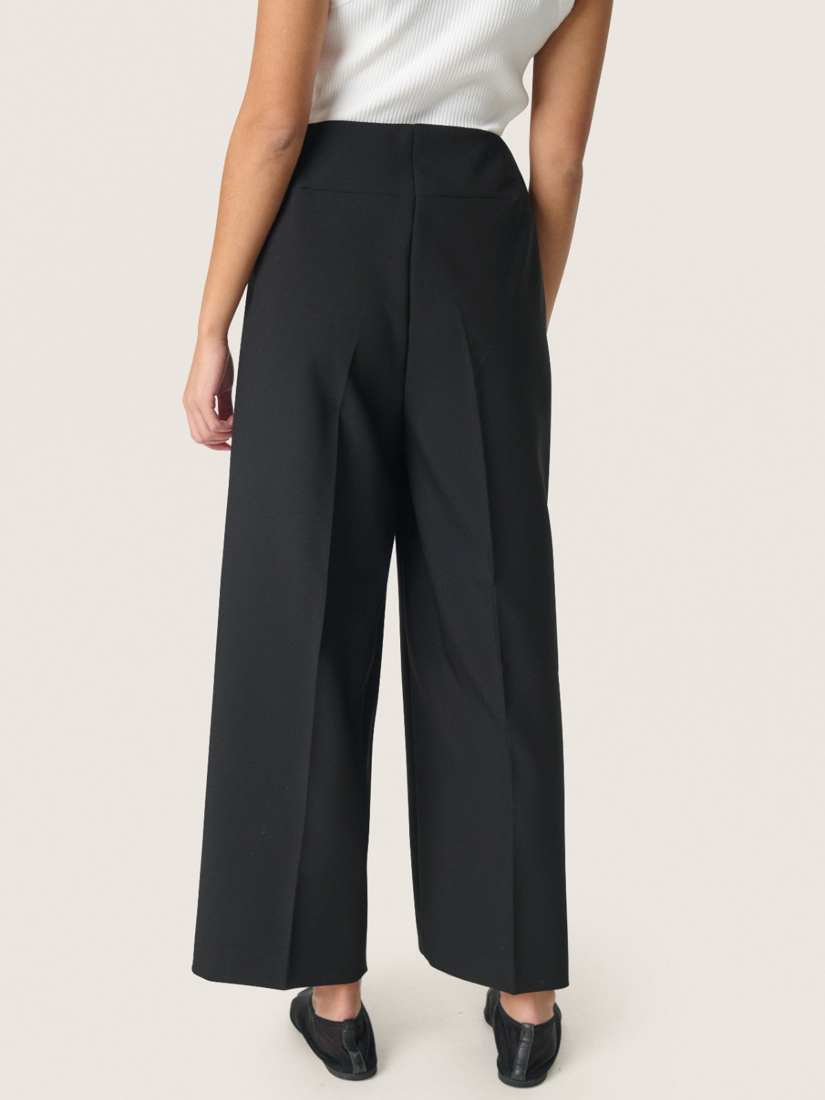 Corinne Black Cropped Pant
