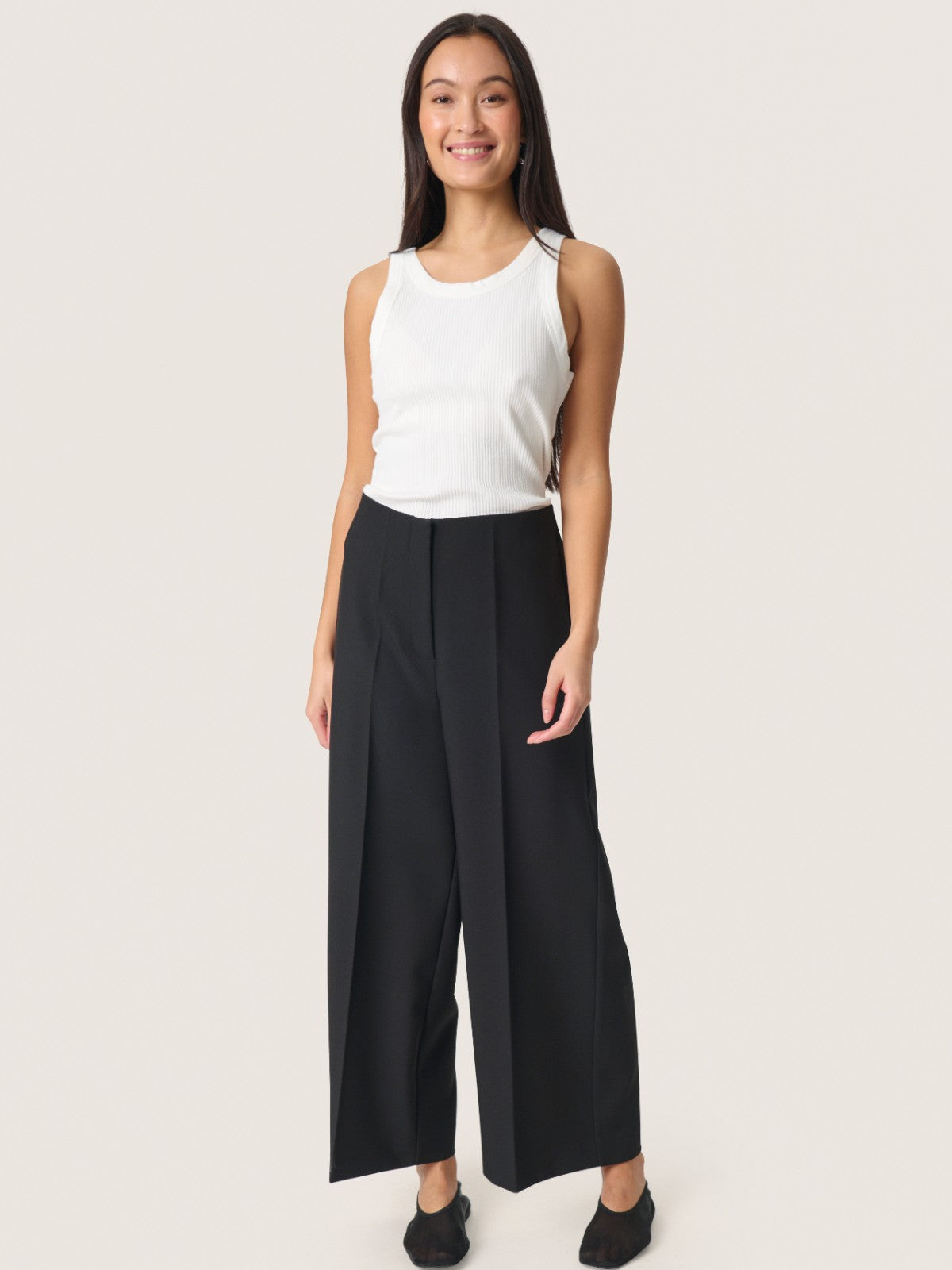 Corinne Black Cropped Pant