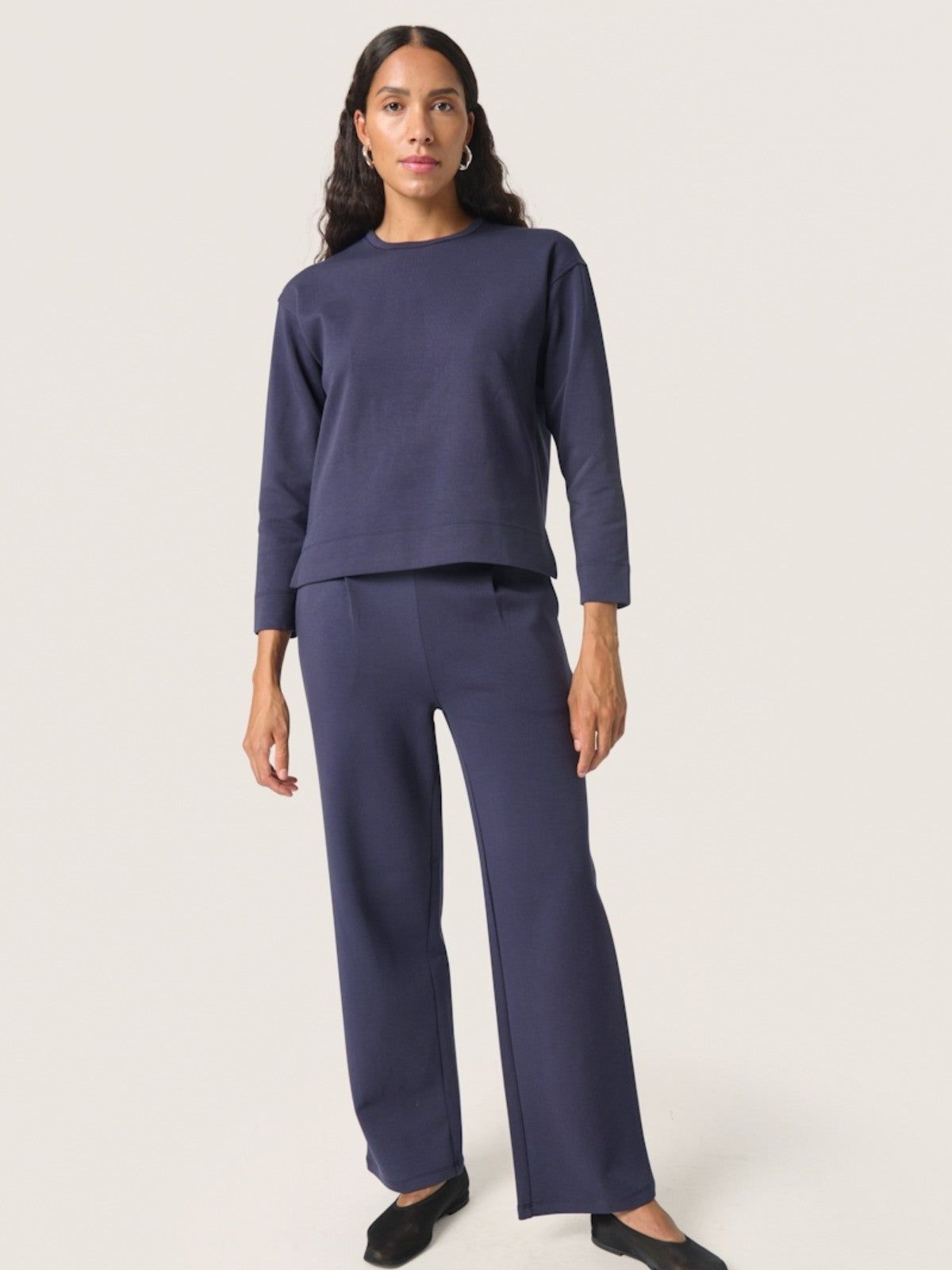 Magana Junia Navy Sweatshirt