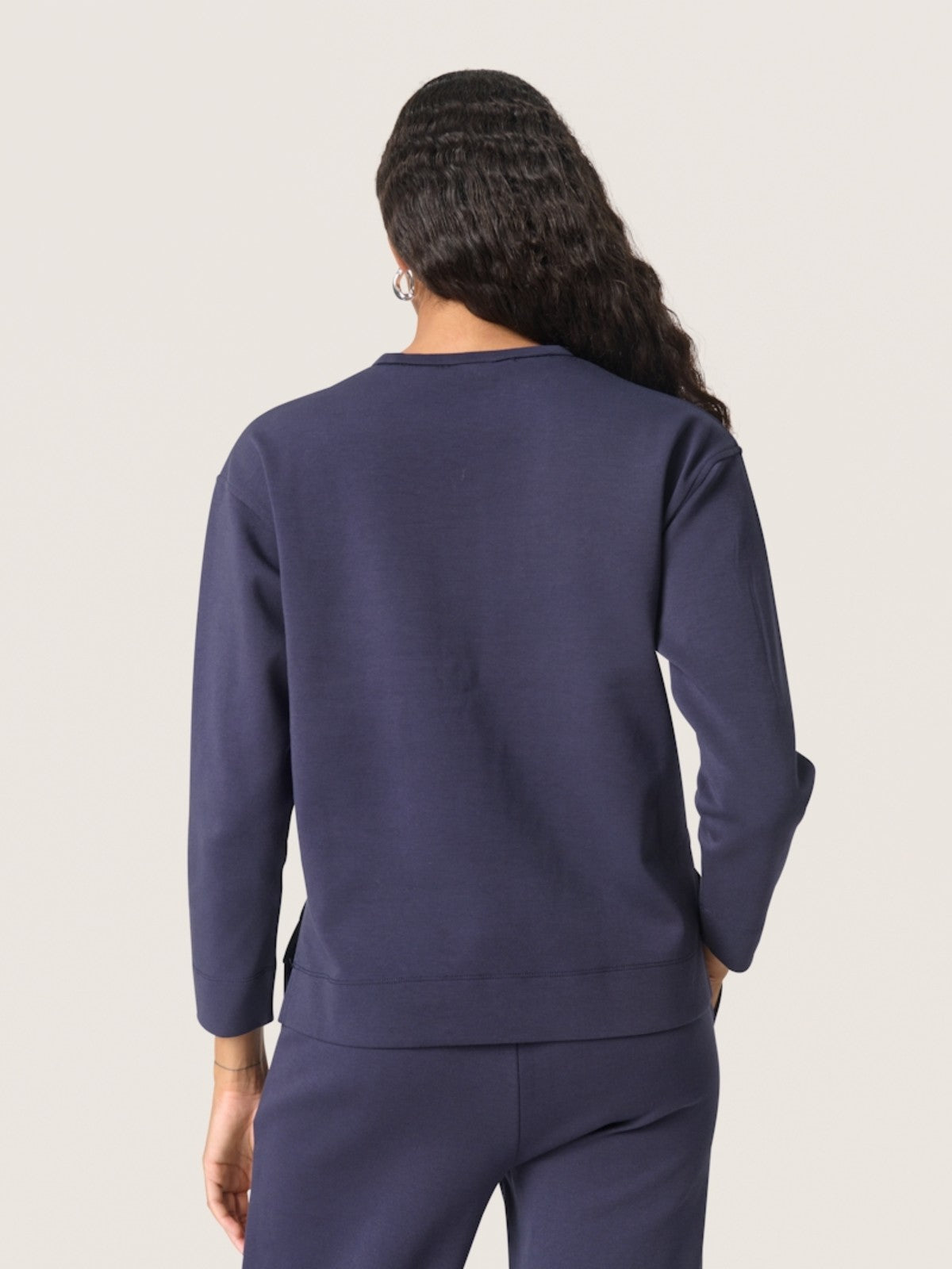 Magana Junia Navy Sweatshirt