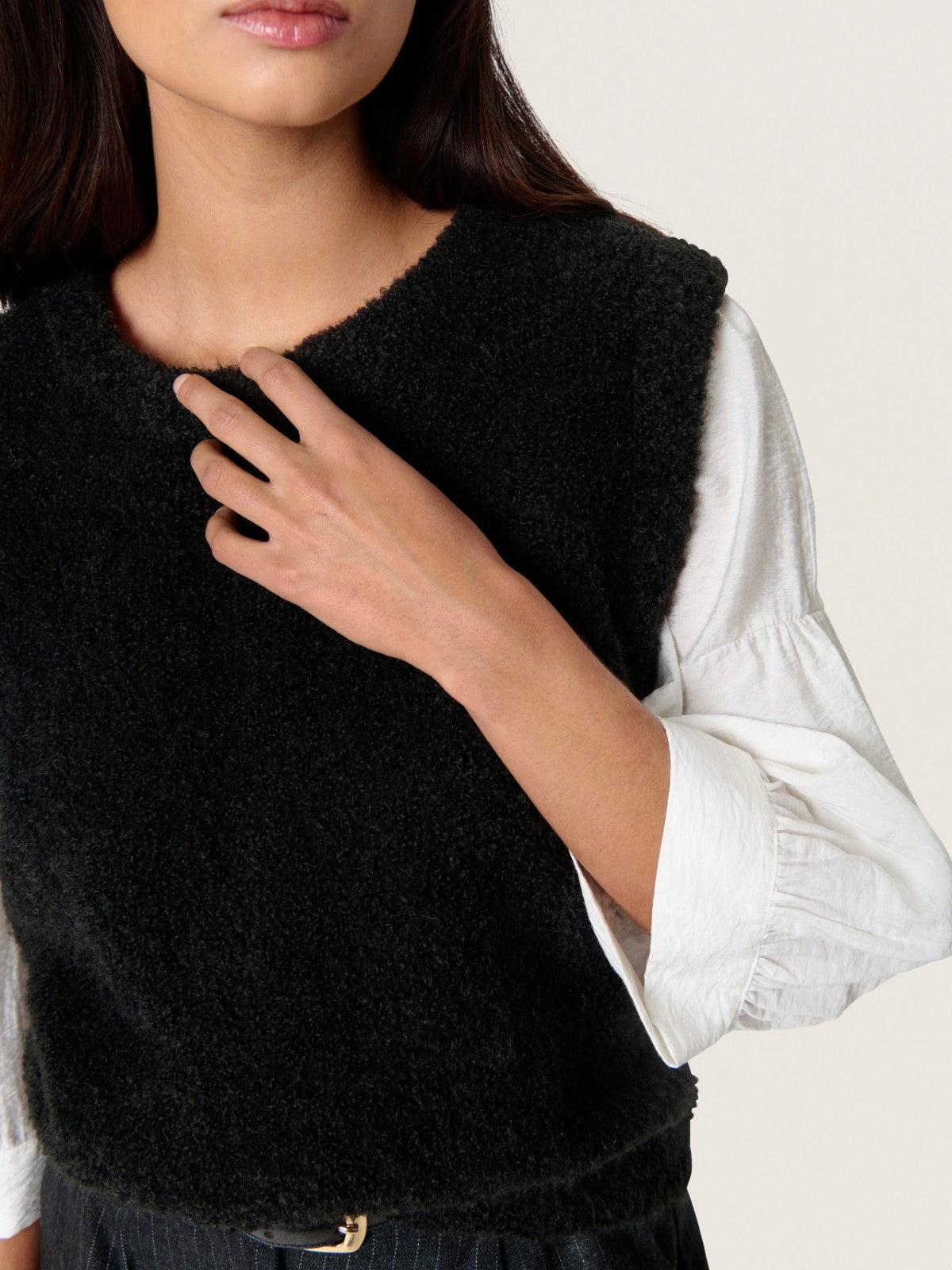 Amaris Black Vest