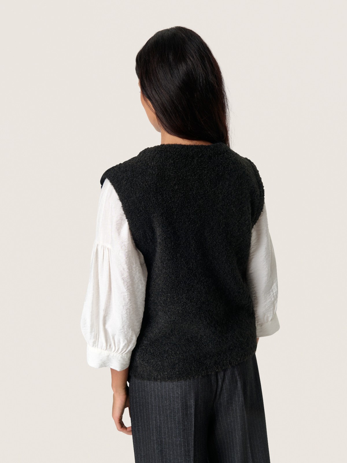Amaris Black Vest