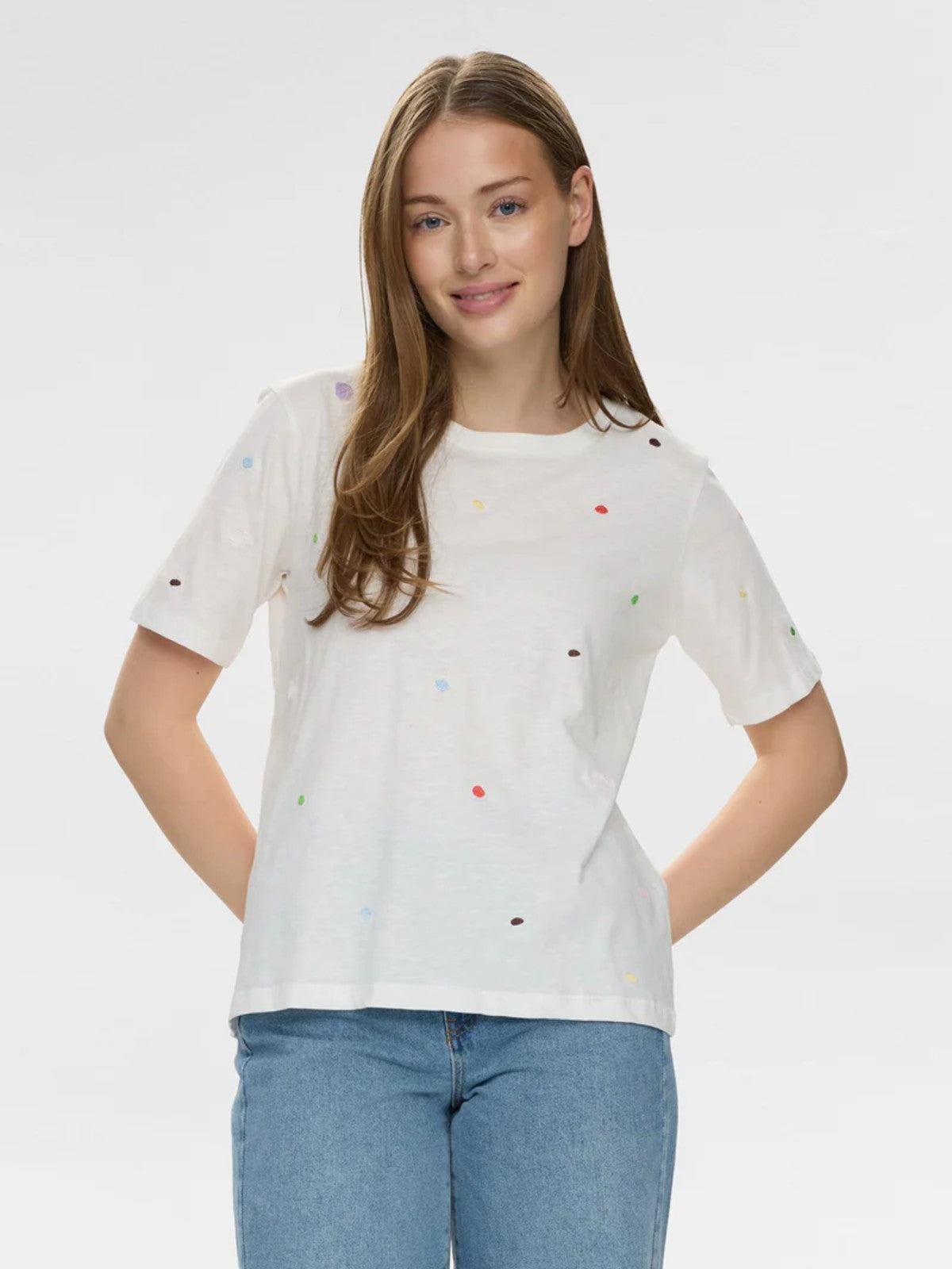 Delora Tee