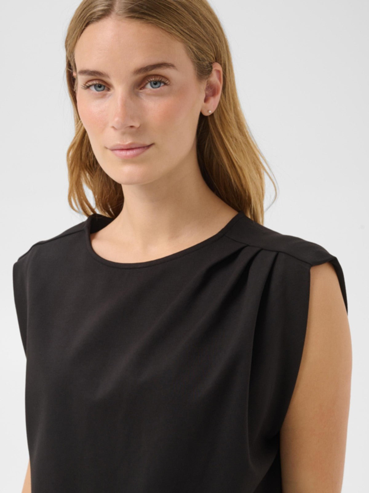 Divya Black T-Shirt