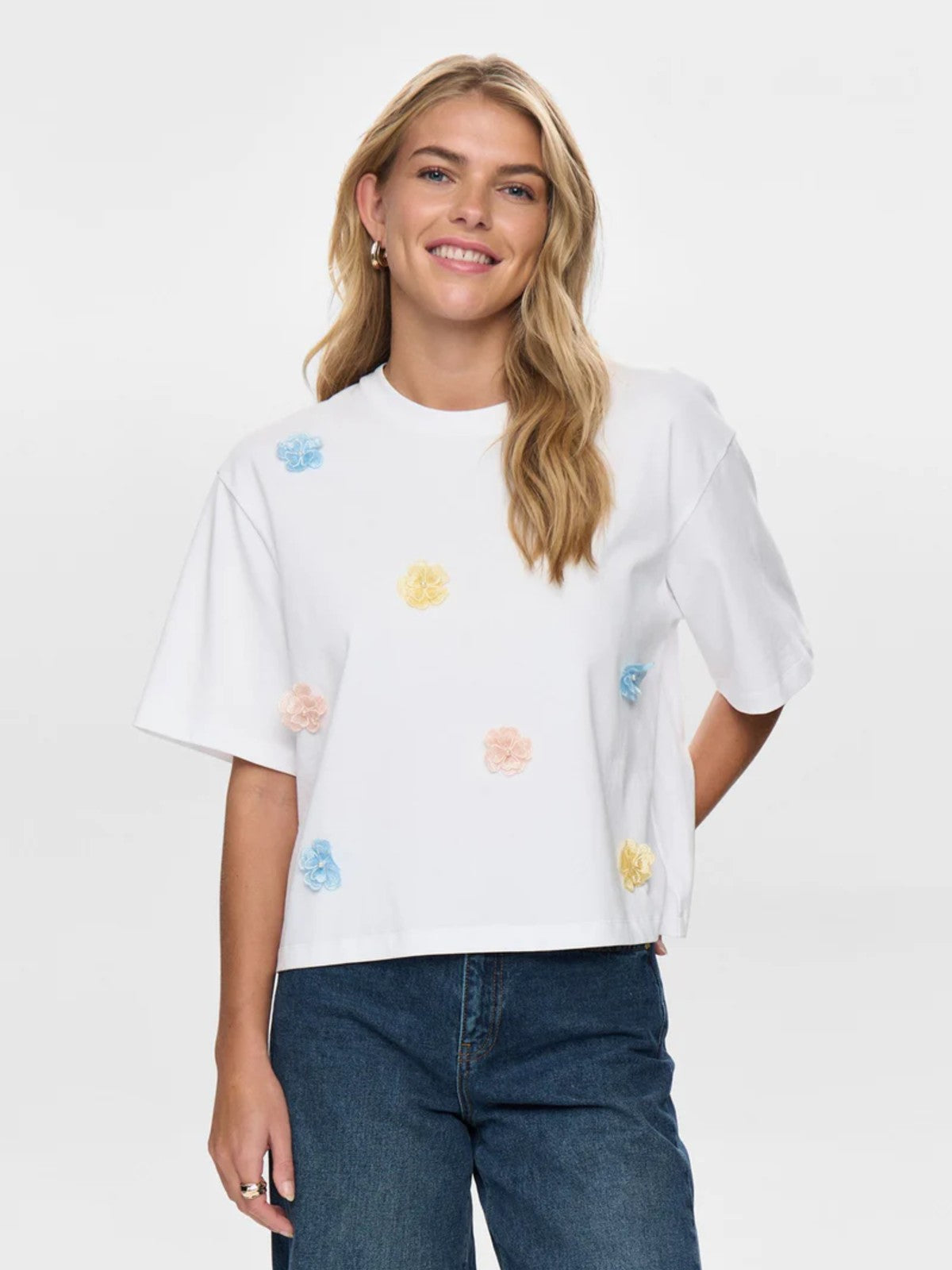 Fleura Tee