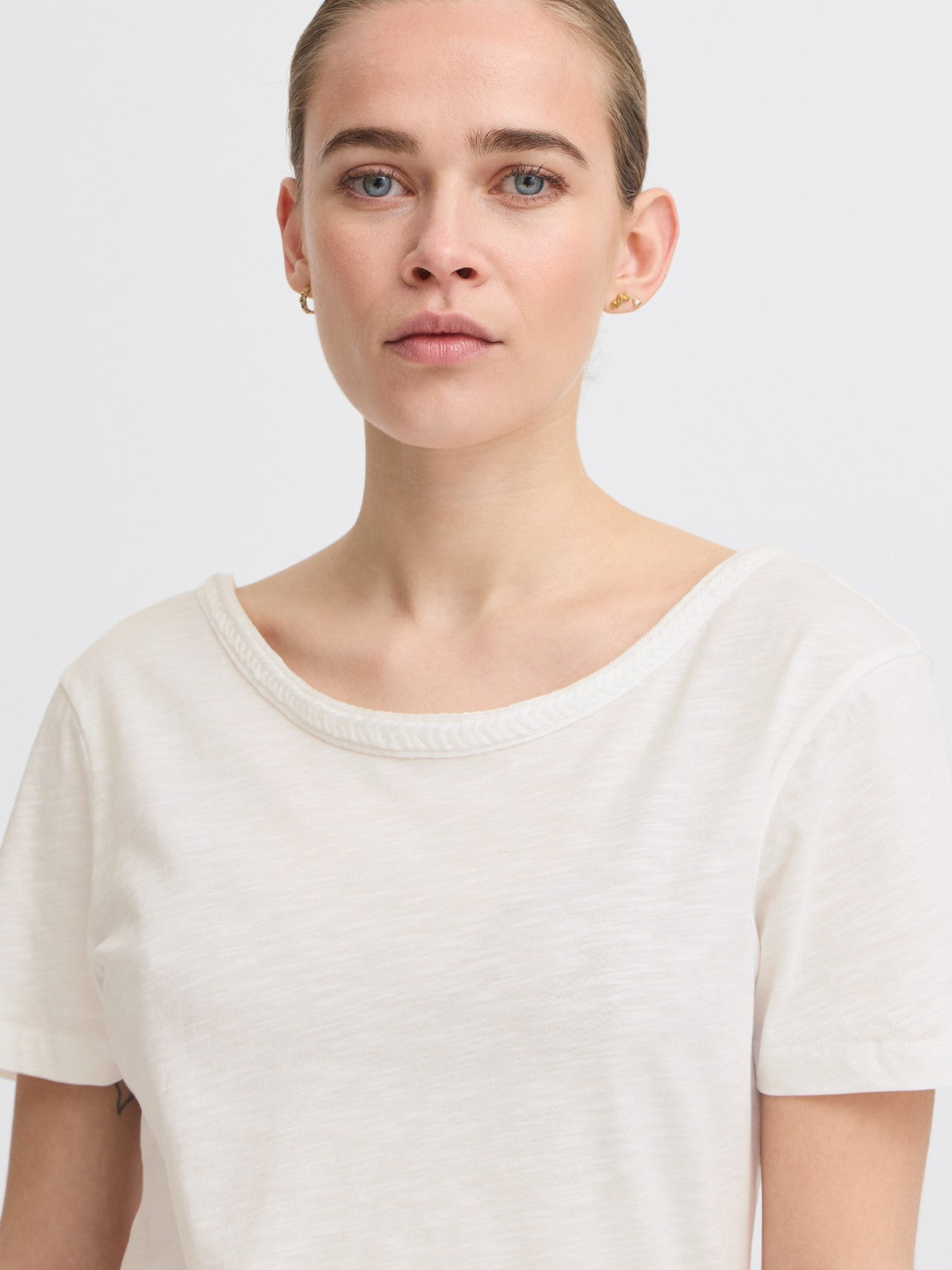 Holya Tee