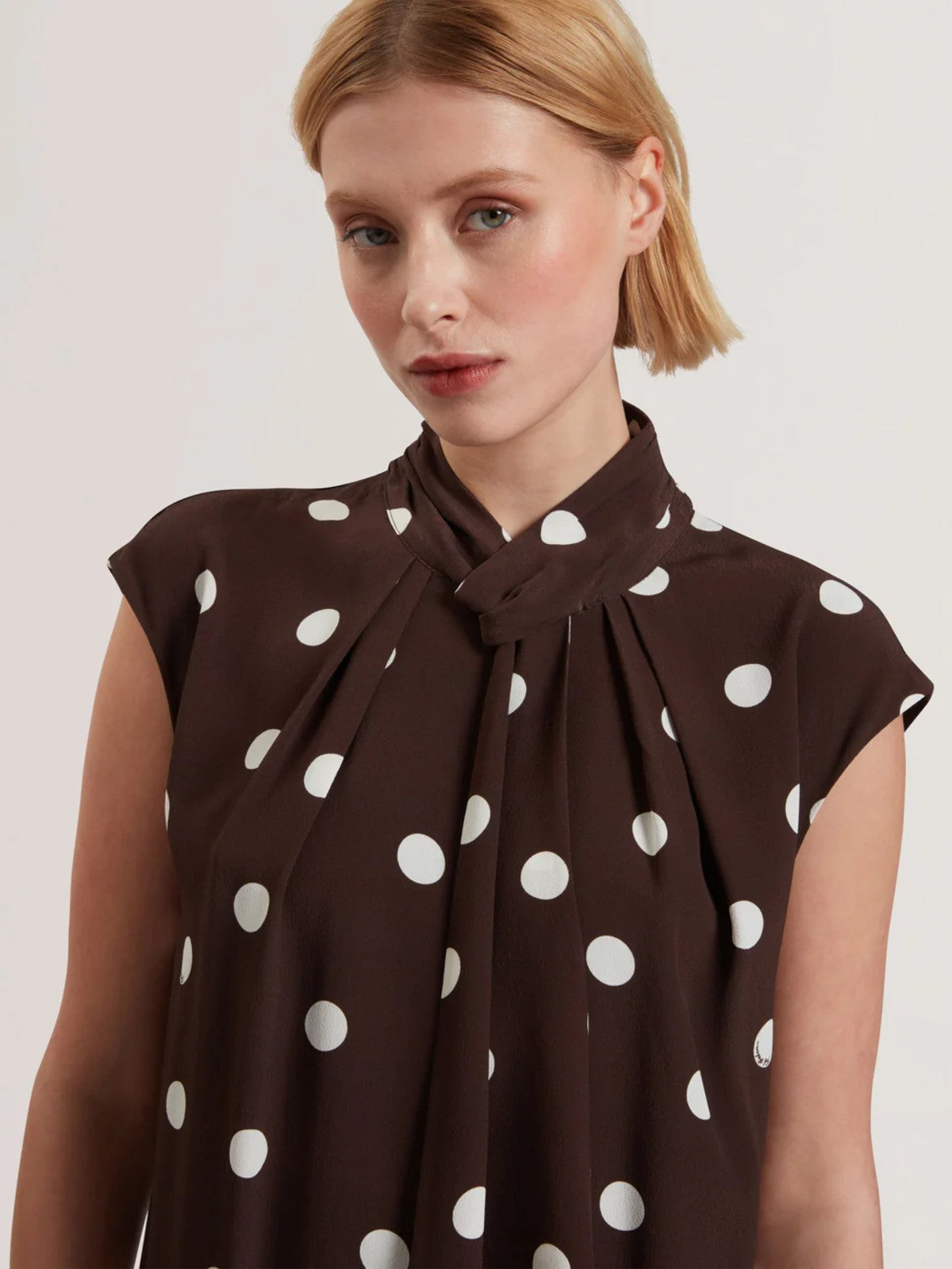 Jutuva Brown Dress