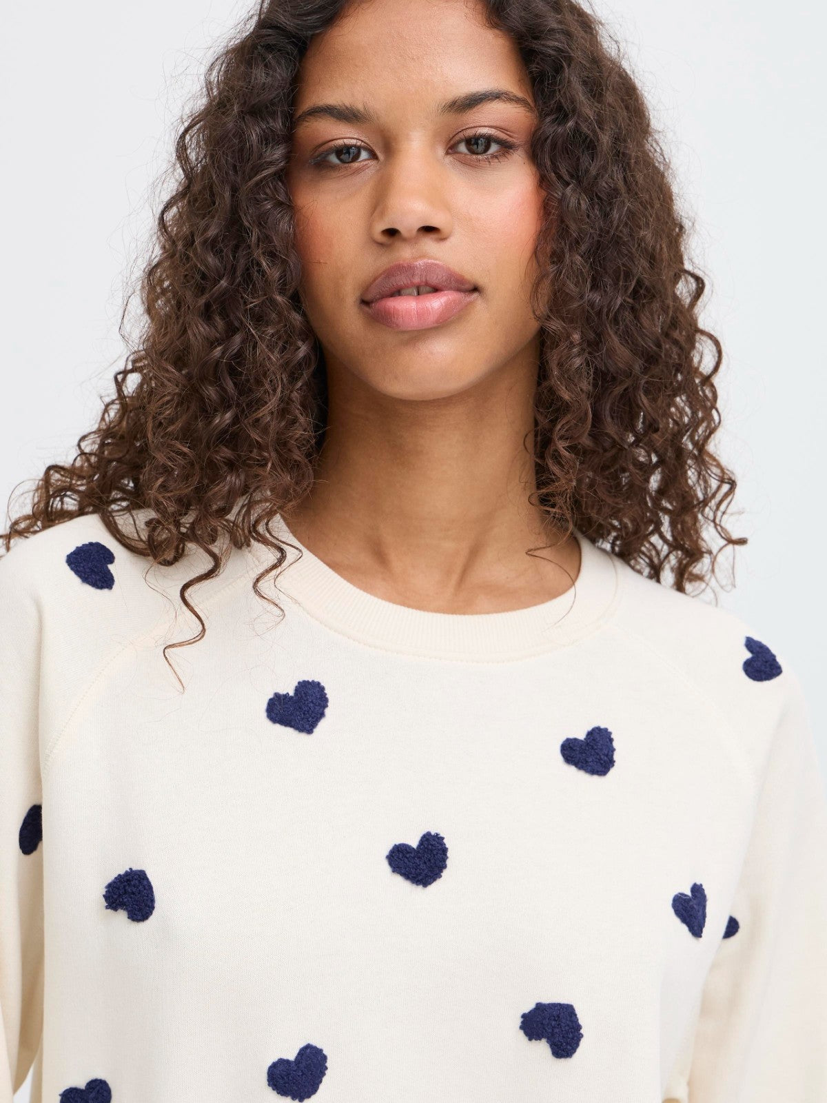 Kasura Sweatshirt