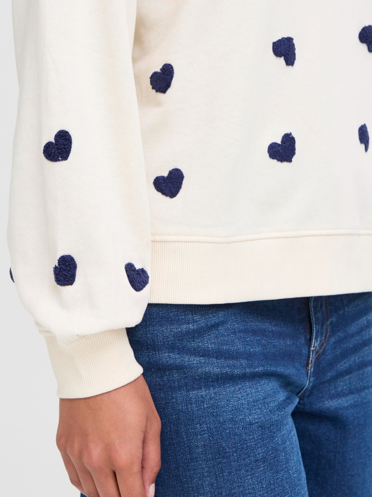 Kasura Sweatshirt