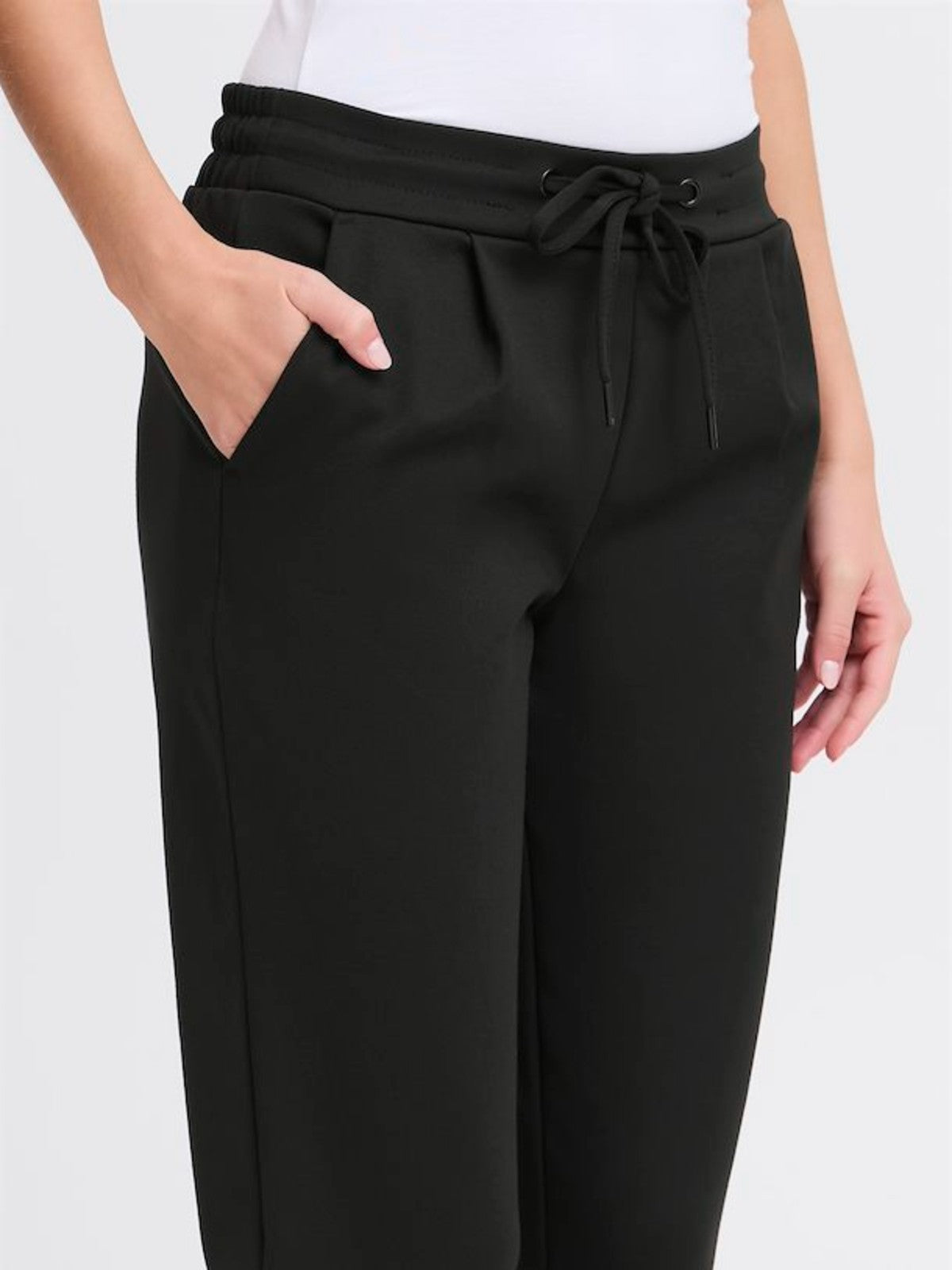 Kate Black Cropped Pant