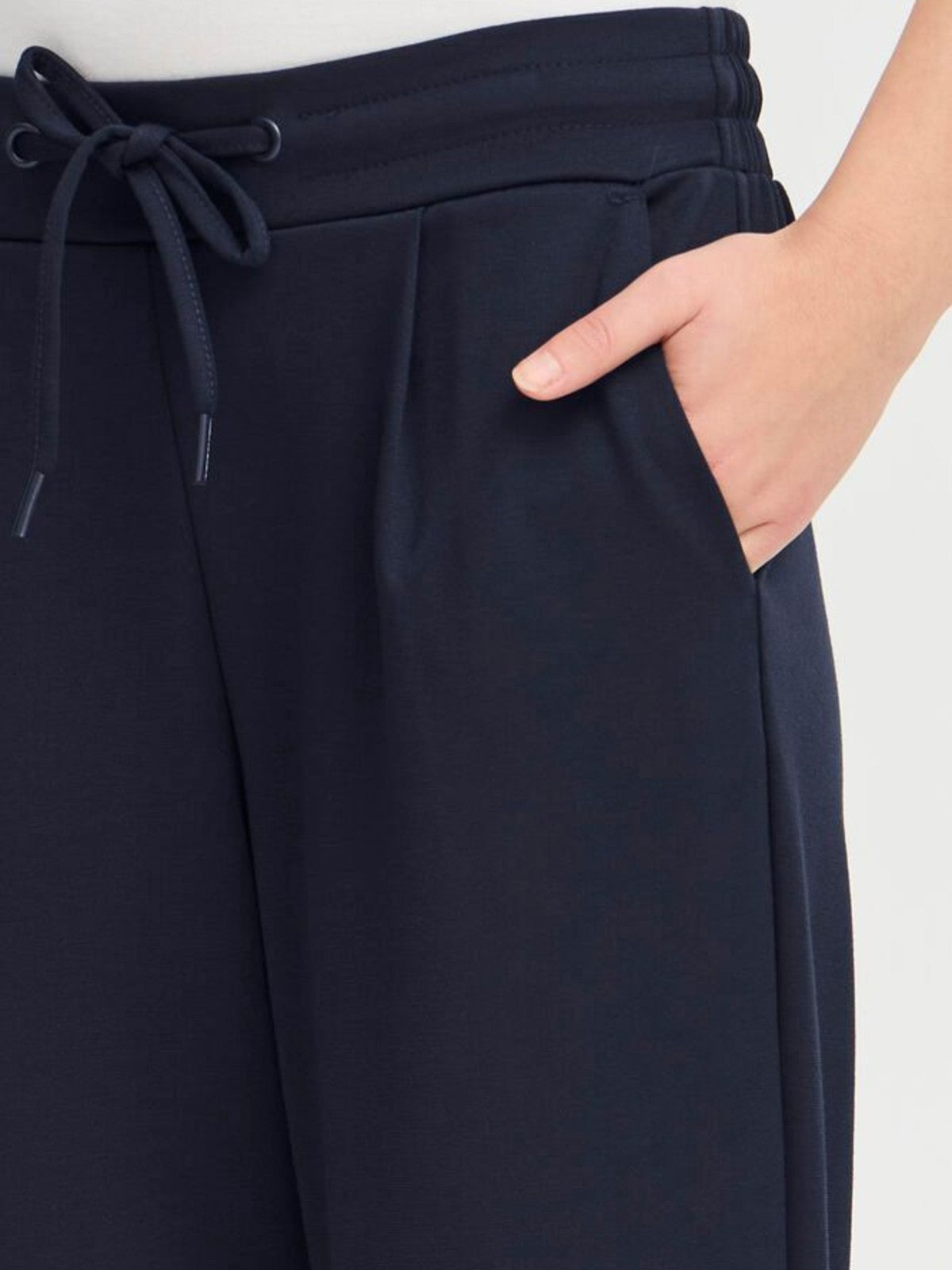 Kate Navy Cropped Pant