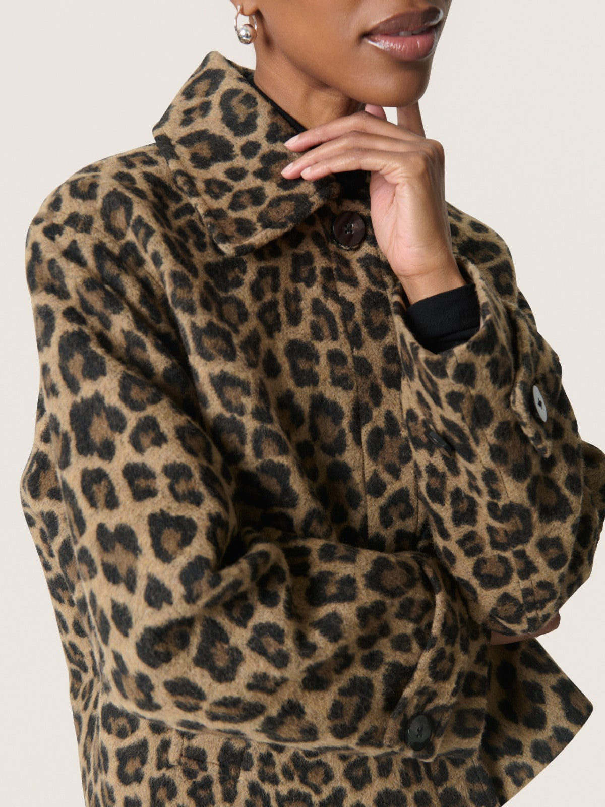 Leony Akeleje Jacket