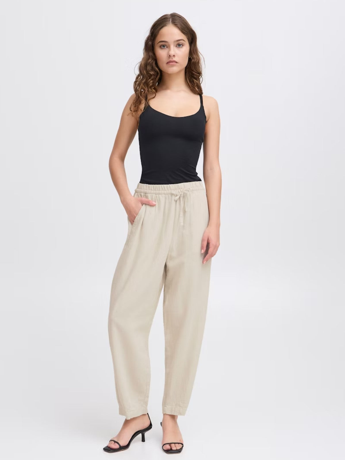 Linno Beige Pants