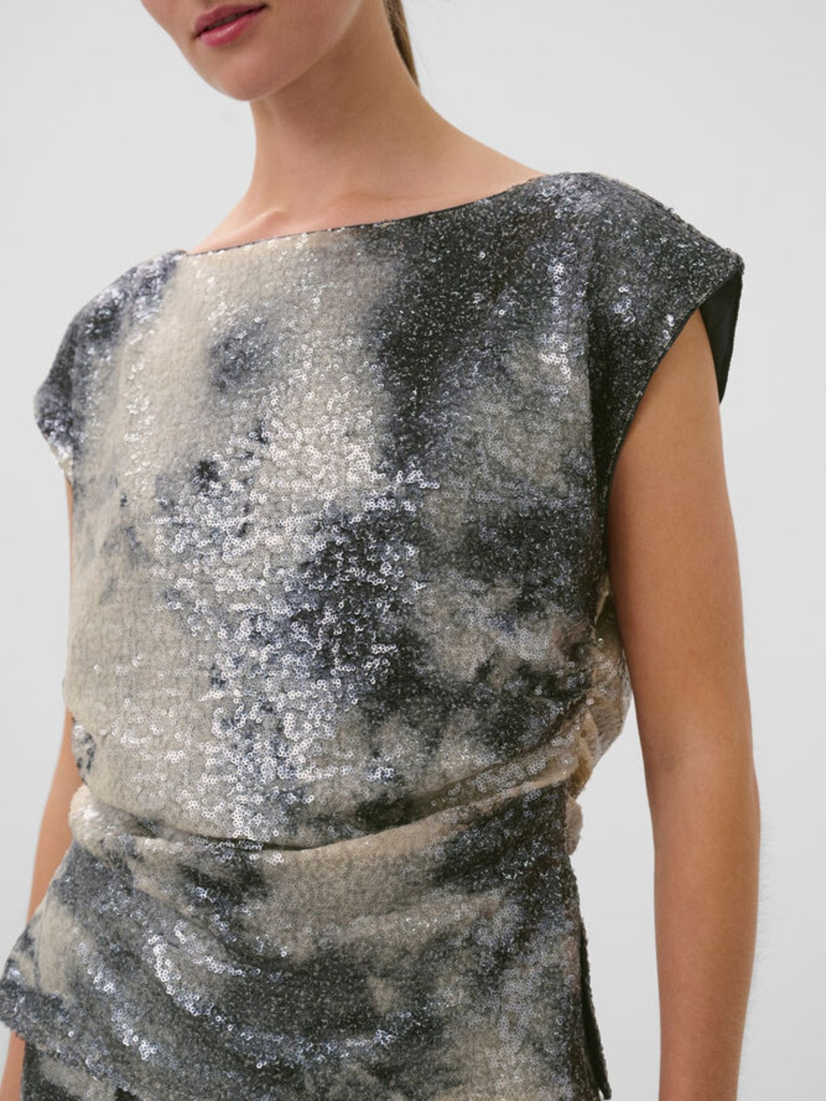 Macy Tee