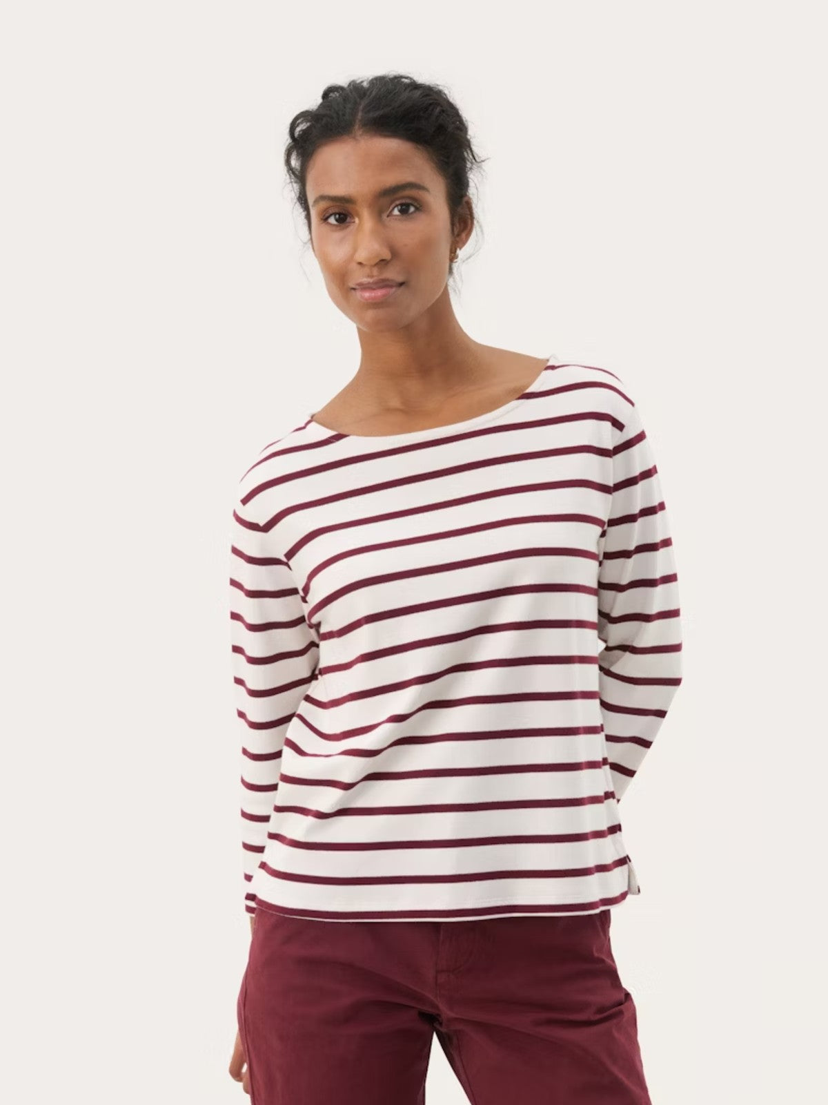 Nela T-Shirt