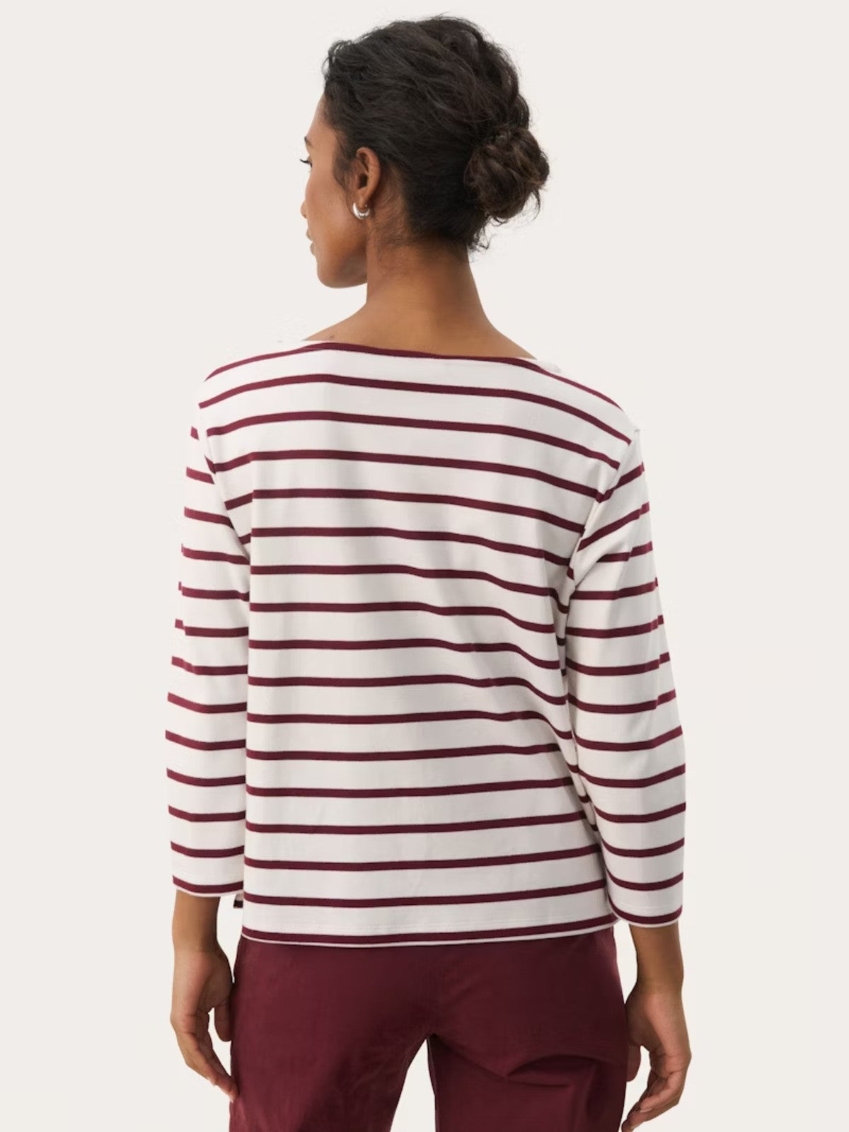 Nela T-Shirt