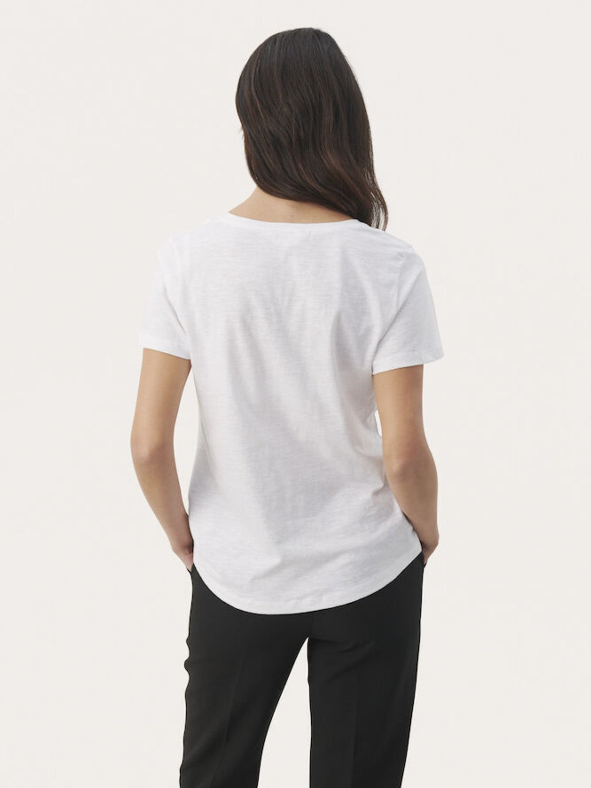 Gesinas White Tee
